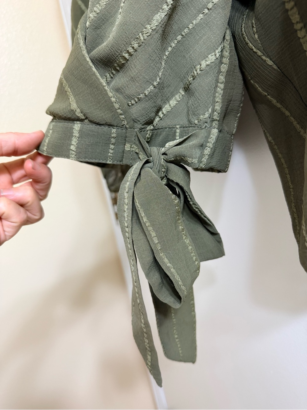NWT BCBGeneration Olive Green Dobby Stripe Wrap Crop Blouse Small - Picture 8 of 13